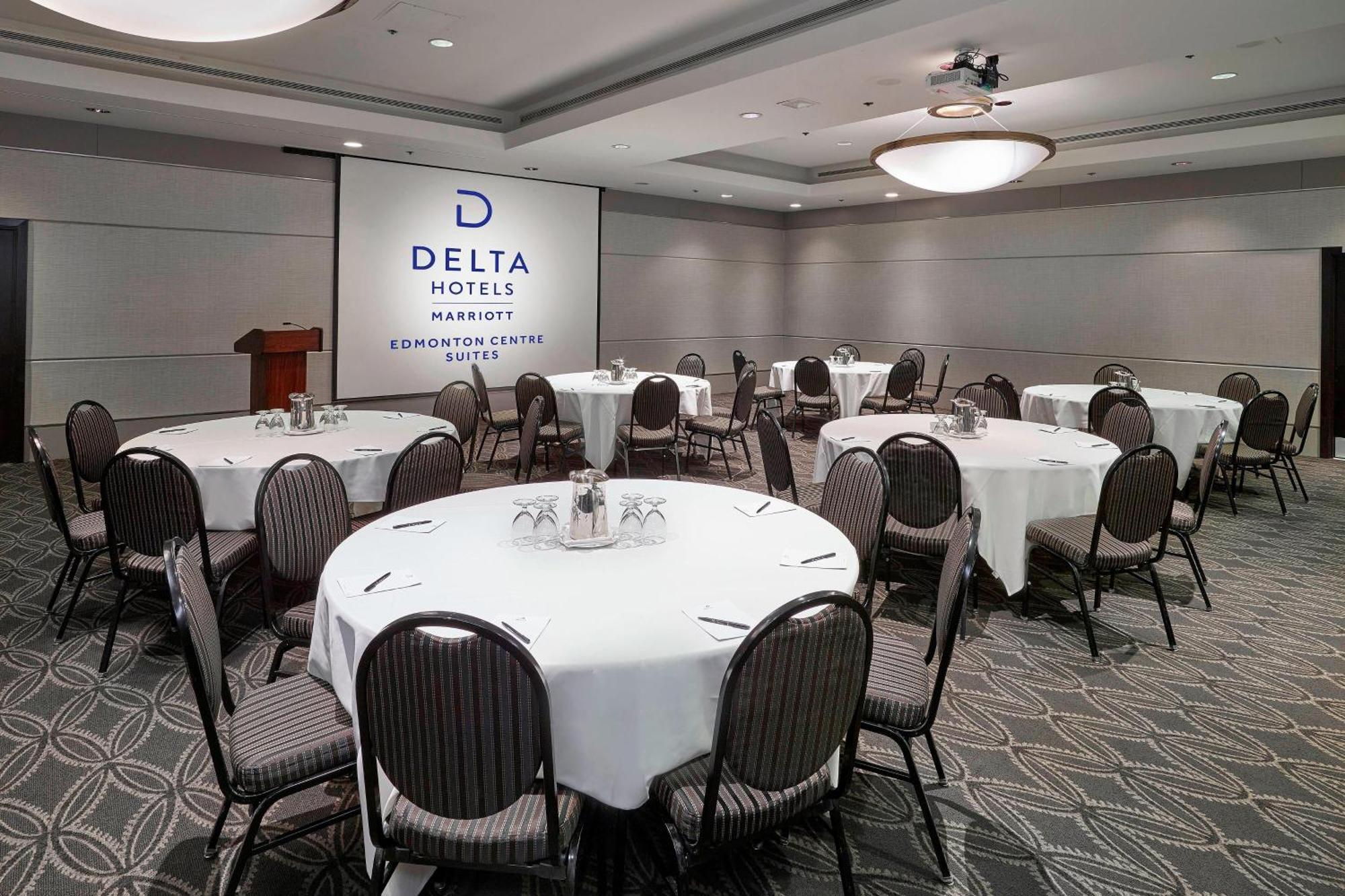 Delta Hotels By Marriott Edmonton Centre Suites Exterior foto