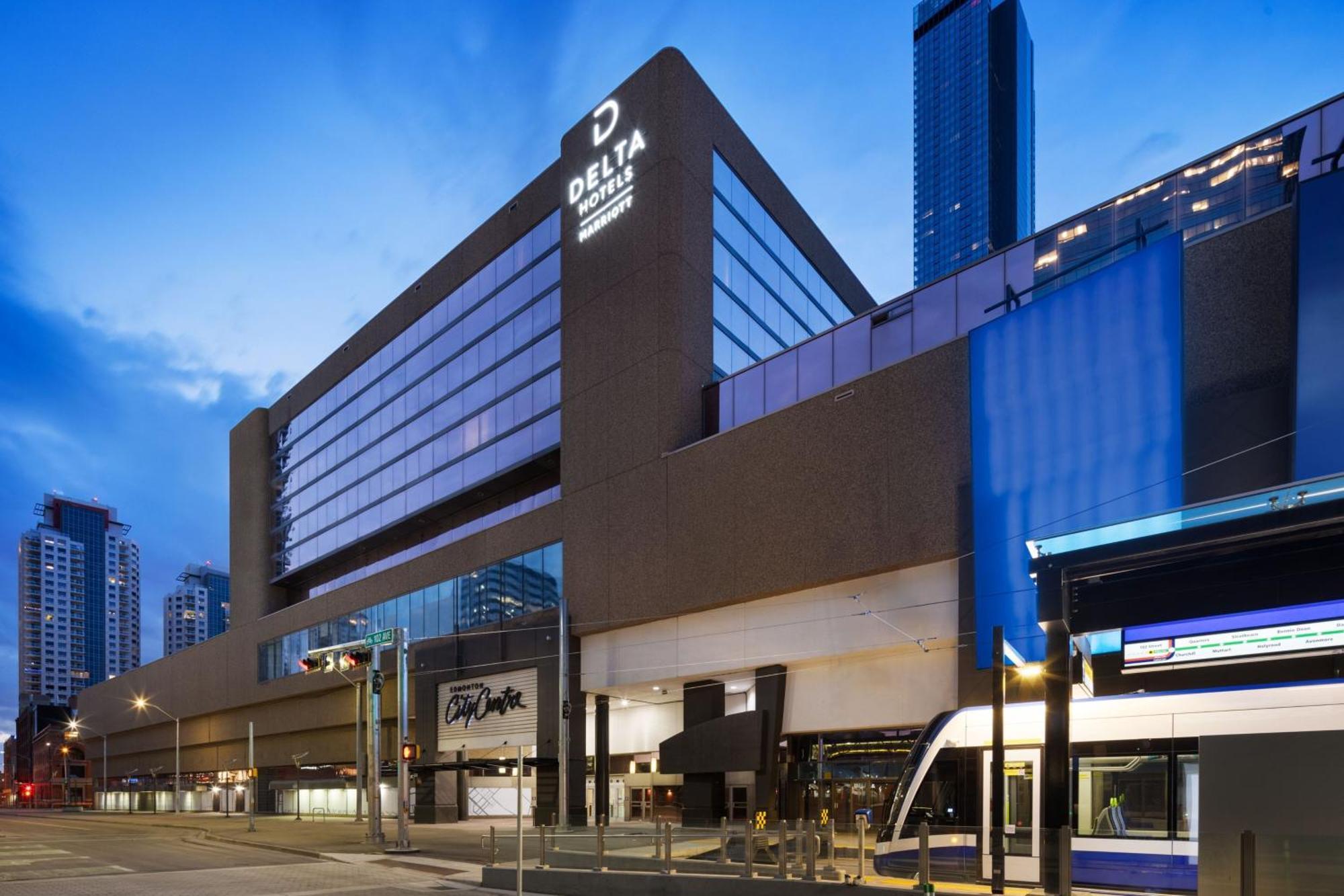 Delta Hotels By Marriott Edmonton Centre Suites Exterior foto